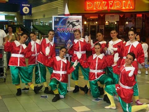 Il promo del Musical Pinocchio negli ipermercati di Cosenza